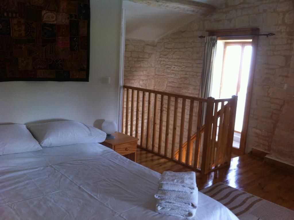 La Petite Maison Crezieres Room photo