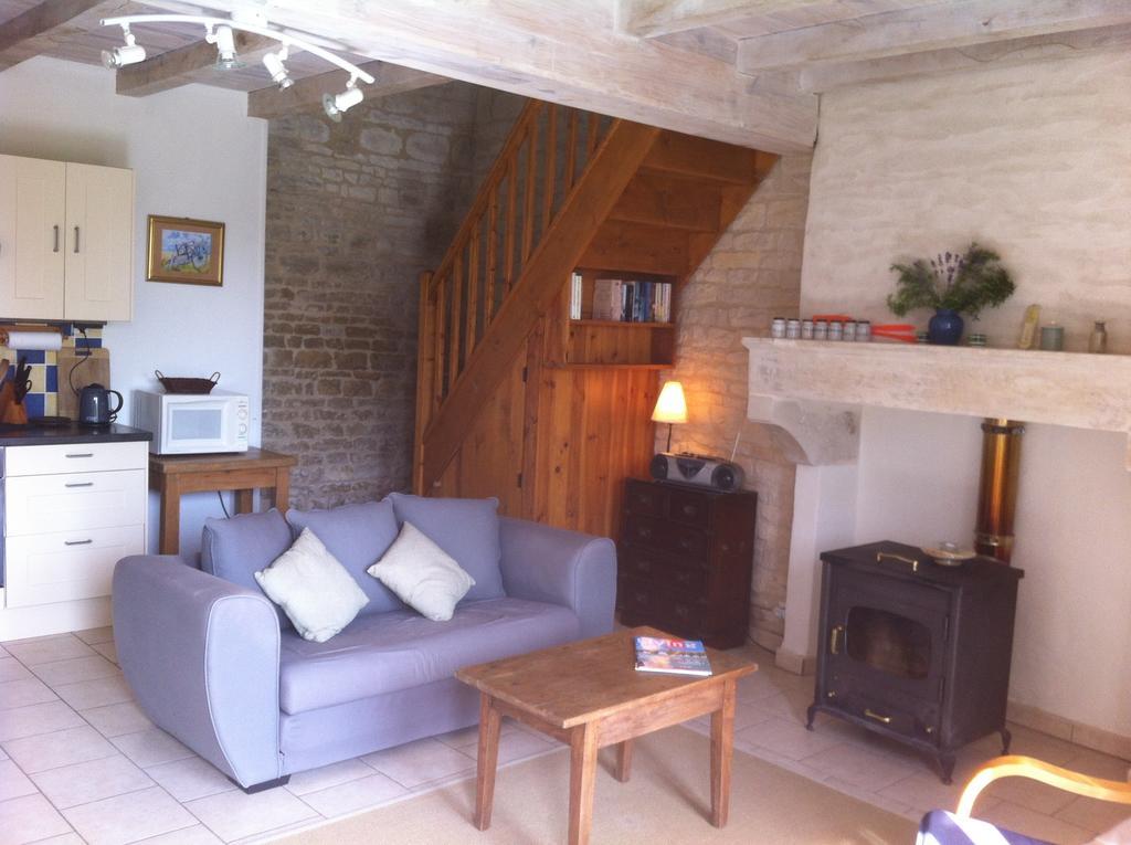 La Petite Maison Crezieres Room photo